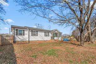 118 Shady Grove Rd, Eden, NC 27288 - Photo 3