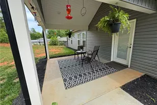 429 Winchester Dr, King, NC 27021 - Photo 9