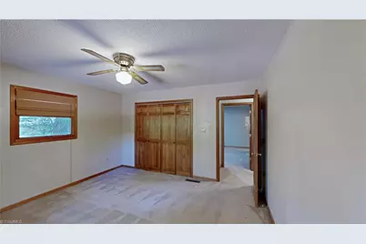 859 Lakeview Drive, Thomasville, NC 27360 - Photo 33
