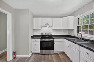 713 Cameron St, Burlington, NC 27215 - Photo 5