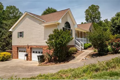 124 Hunter Circle, Wilkesboro, NC 28697 - Photo 3