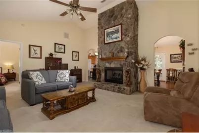 124 Hunter Circle, Wilkesboro, NC 28697 - Photo 5