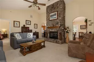 124 Hunter Cir, Wilkesboro, NC 28697 - Photo 5