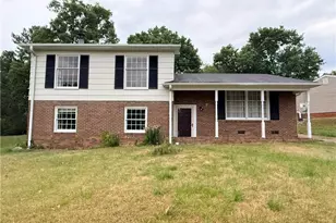 231 Foxcroft Dr, Winston-Salem, NC 27103 - Photo 1