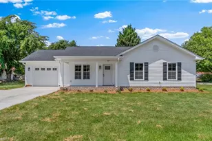 859 W Lee Ave, Yadkinville, NC 27055 - Photo 1
