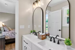 859 W Lee Ave, Yadkinville, NC 27055 - Photo 19