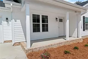 859 W Lee Ave, Yadkinville, NC 27055 - Photo 5