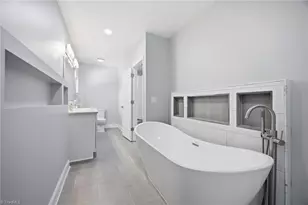 5700 Old Oak Ridge Rd, Greensboro, NC 27410 - Photo 17