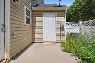 4293 Youngstown Dr, Greensboro, NC 27405 - Photo 3