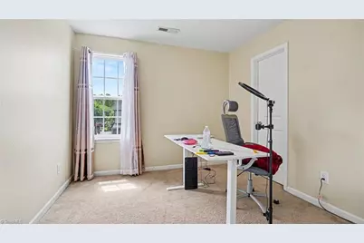 4293 Youngstown Drive, Greensboro, NC 27405 - Photo 11