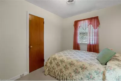 2506 Aster Drive, Greensboro, NC 27401 - Photo 9