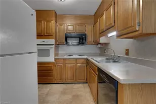 2506 Aster Dr, Greensboro, NC 27401 - Photo 23