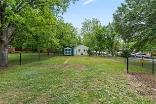 2106 Joseph St, Burlington, NC 27215 - Photo 25