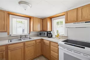 609 Dobson St, Kernersville, NC 27284 - Photo 13