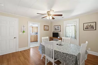 609 Dobson Street, Kernersville, NC 27284 - Photo 9