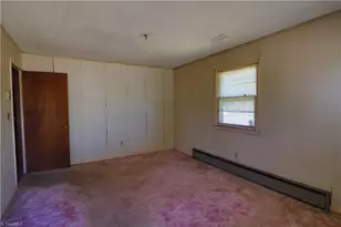 834 Mary James Ave, Thomasville, NC 27360 - Photo 7
