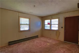 834 Mary James Ave, Thomasville, NC 27360 - Photo 5