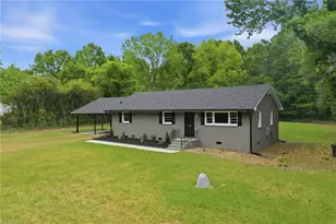 633 Atwater Rd, Burlington, NC 27217 - Photo 3