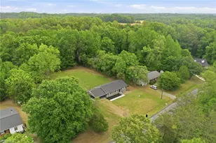 633 Atwater Rd, Burlington, NC 27217 - Photo 15