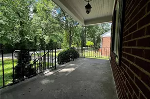 4506 Starmount Dr, Greensboro, NC 27410 - Photo 3
