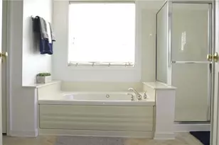 2202 McLaughlin Dr, Greensboro, NC 27406 - Photo 7