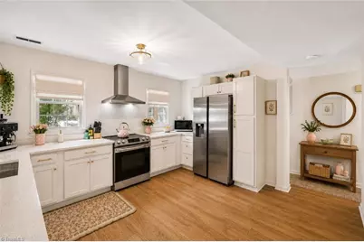 3840 Huntingreen Lane #B, Winston-Salem, NC 27106 - Photo 5