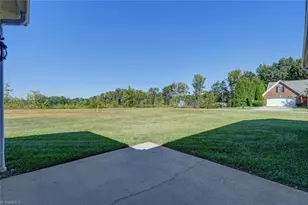 107 Sunny Pl, Reidsville, NC 27320 - Photo 9