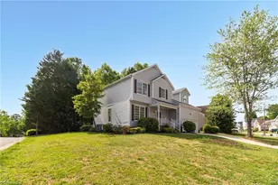 1 Topridge Ct, Greensboro, NC 27407 - Photo 3