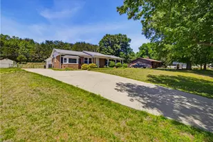 8933 Ambridge Dr, Kernersville, NC 27284 - Photo 5