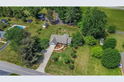 183 Devon Lane, Statesville, NC 28625 - Photo 5
