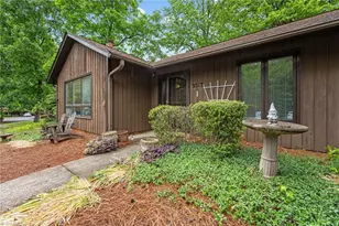 2513 Cottage Pl, Greensboro, NC 27455 - Photo 3