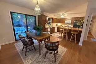 2513 Cottage Pl, Greensboro, NC 27455 - Photo 9