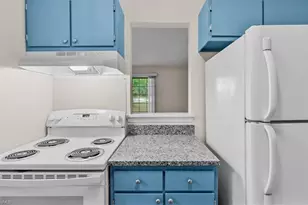 5653 Hornaday Rd, Greensboro, NC 27409 - Photo 9
