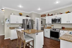 2413 Timber Oaks Ln, Kernersville, NC 27284 - Photo 15