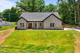 2410 Sedalia Dr, Clemmons, NC 27012 - Photo 1
