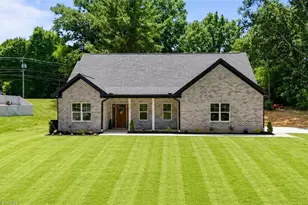 2410 Sedalia Dr, Clemmons, NC 27012 - Photo 39