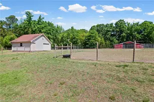 5792 Drake Rd, Greensboro, NC 27406 - Photo 5