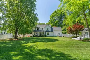 325 Creekside Dr, High Point, NC 27265 - Photo 3