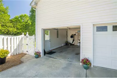 325 Creekside Drive, High Point, NC 27265 - Photo 37