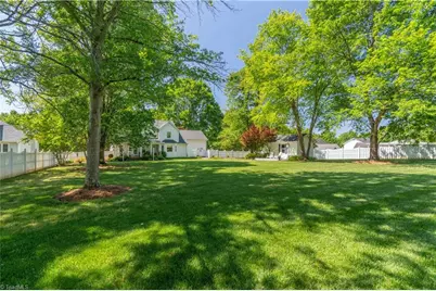 325 Creekside Drive, High Point, NC 27265 - Photo 33