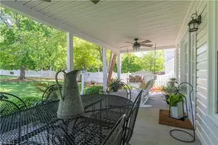 325 Creekside Dr, High Point, NC 27265 - Photo 29