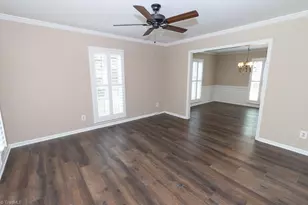 5405 Pondfield Dr, Greensboro, NC 27410 - Photo 5