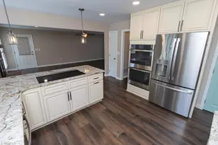 5405 Pondfield Dr, Greensboro, NC 27410 - Photo 13