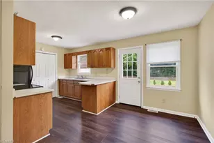 3701 Mulberry Ln, High Point, NC 27262 - Photo 7