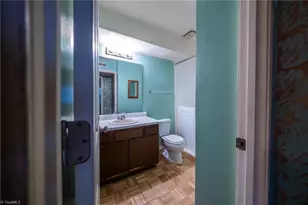 5643 Hornaday Rd, Greensboro, NC 27409 - Photo 23