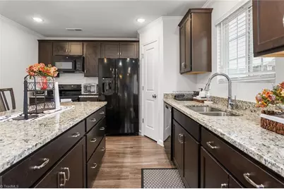3907 Arcola Way, Greensboro, NC 27405 - Photo 11