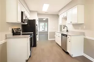 814 Guilford College Rd, Greensboro, NC 27409 - Photo 11