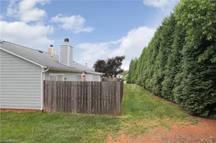 814 Guilford College Rd, Greensboro, NC 27409 - Photo 25