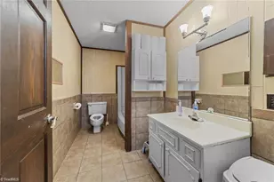 1501 Upland Dr, Greensboro, NC 27405 - Photo 5