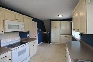 120 Sunnybrook Ct, Tobaccoville, NC 27050 - Photo 9